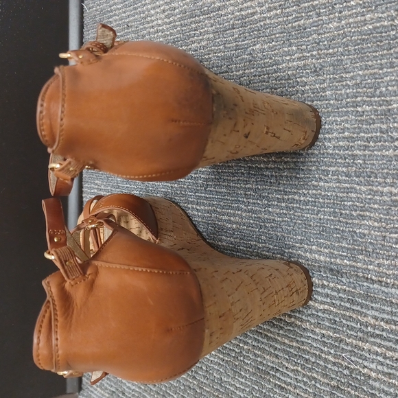 Michael Korks - Picture 4 of 7